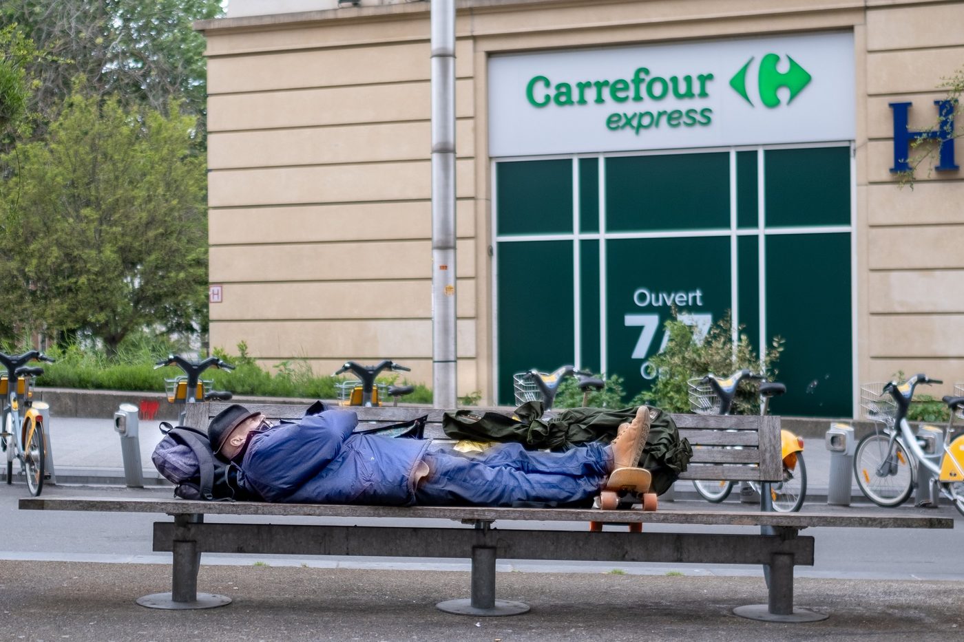Street photography in Brussels, view 011