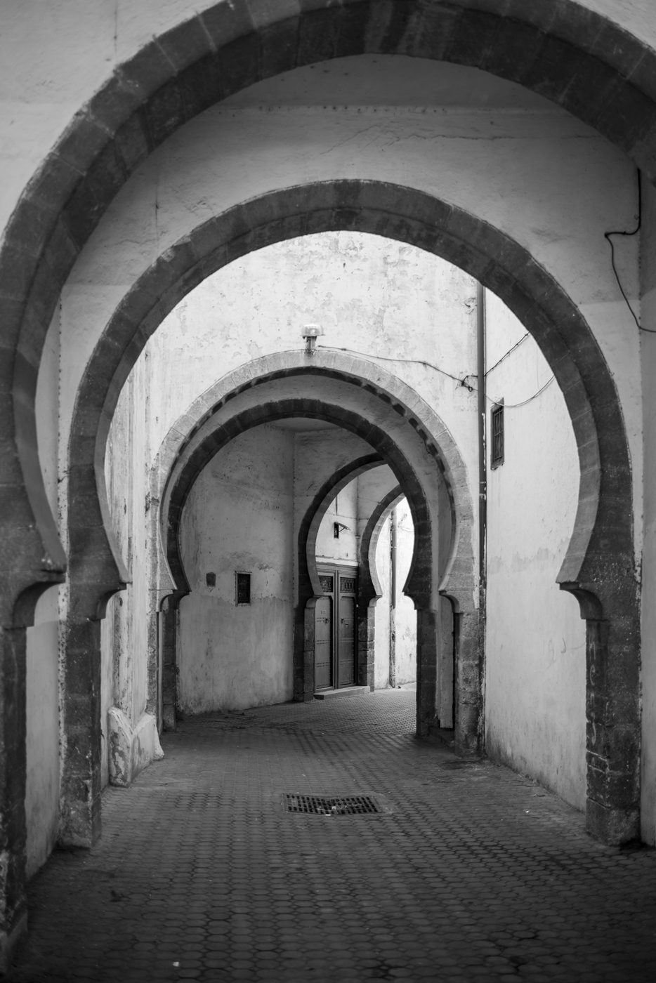Row of horseshoe arches in a passage of the medina, Casablanca