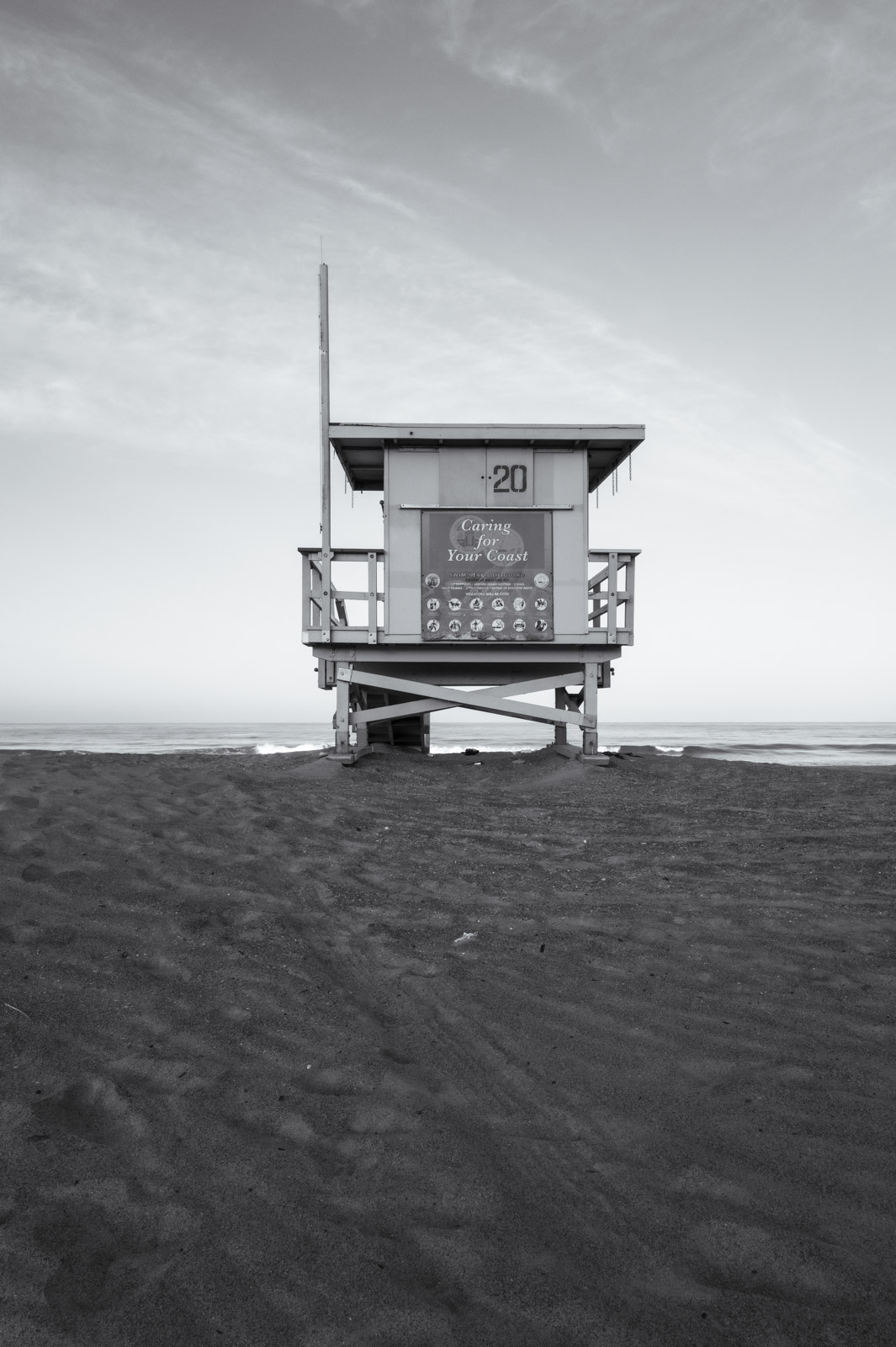 Isolated lifeguard tower on the beach, Los Angeles