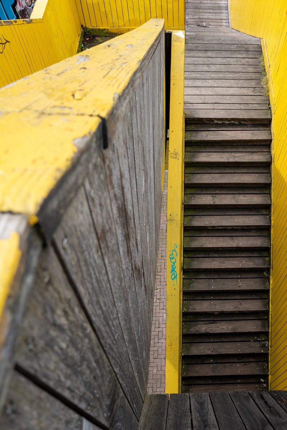 Wooden steps between the yellow panels of the Luchtsingel, Rotterdam