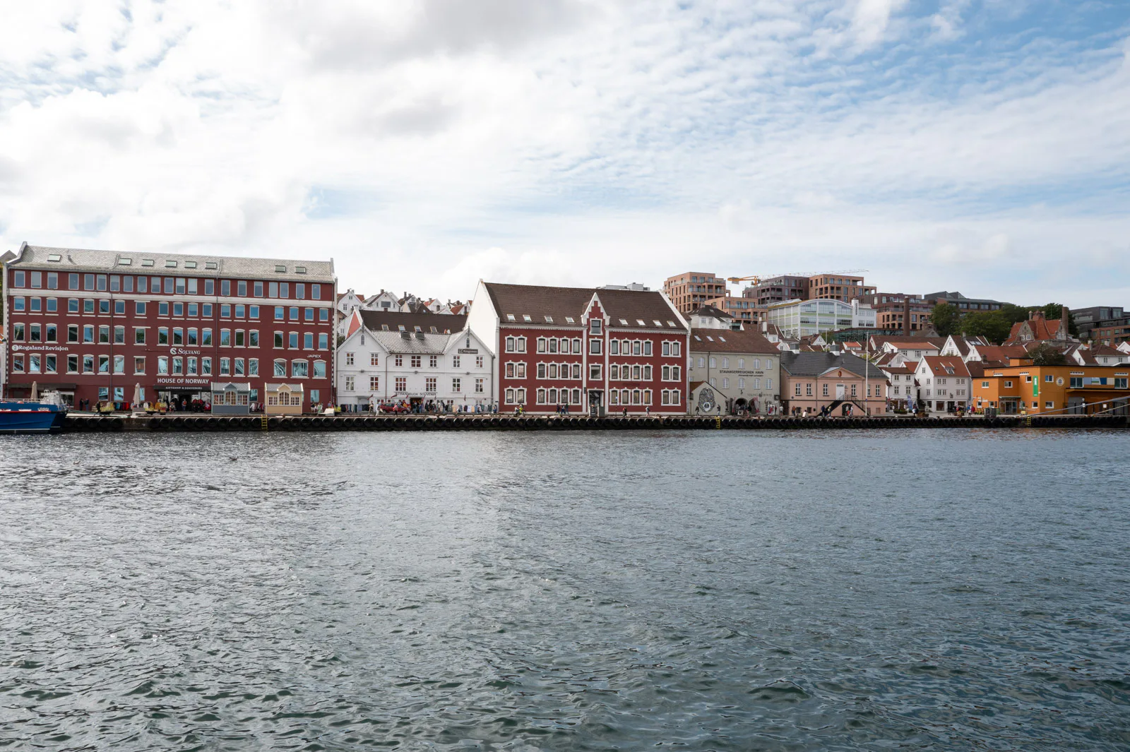 Le port de Vågen et ses façades de briques et de bois, Stavanger